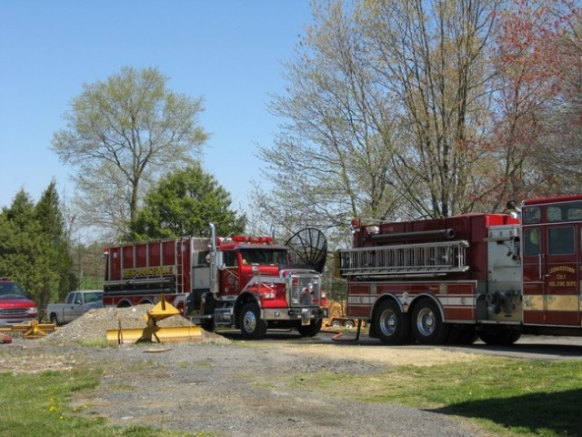 Tanker 2 operates on a debris fire in Clements